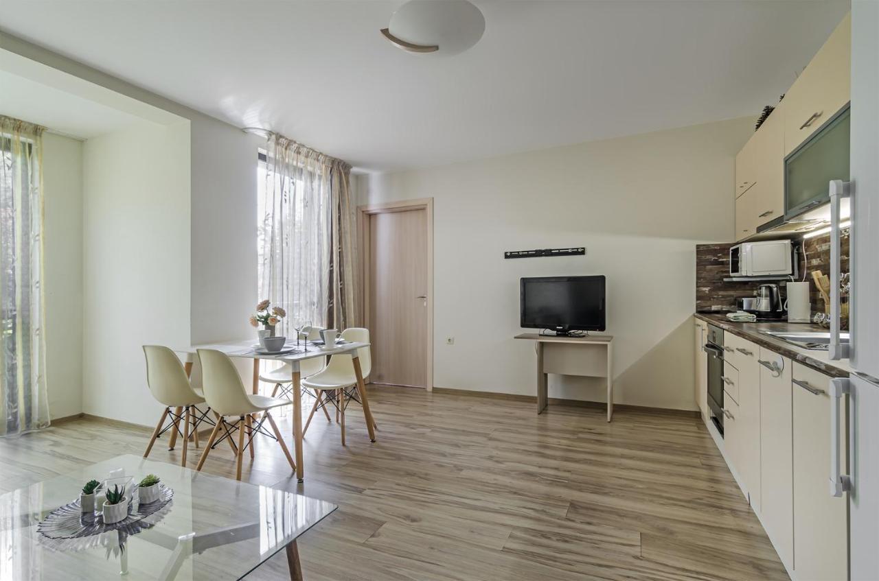 Garden Palace Apartment Varna Bagian luar foto